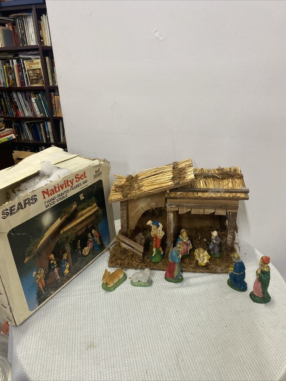 Sears Vintage Nativity Set 9 Handpainted Oxolite Figurines And Wood Stable